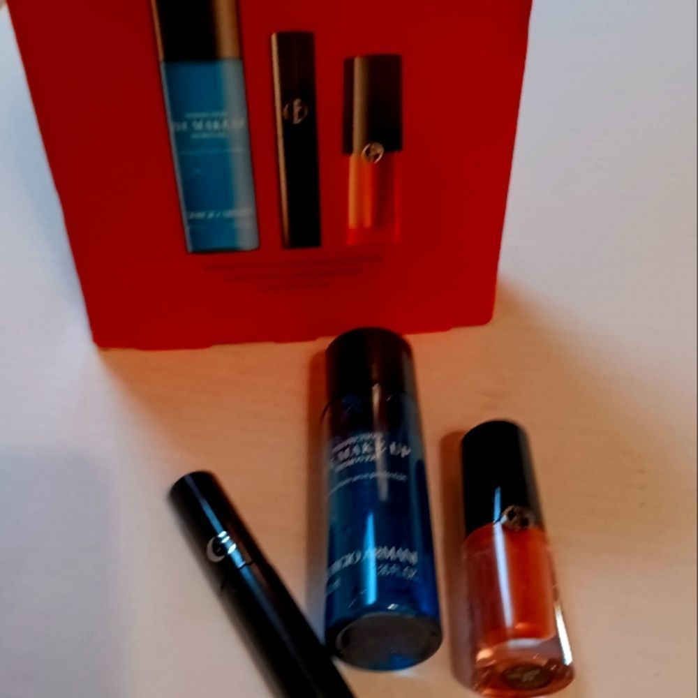 Giorgio Armani essentials eyes to kill makeup set